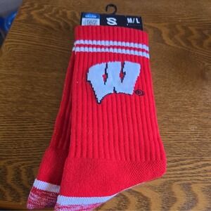 Wisconsin Badgers 1 Pair Sock Strideline NCAA College Crew Full‎ Knit M/L
